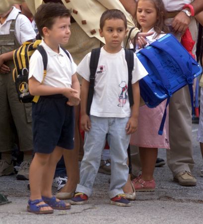 Δύο Σαββατοκύριακα το μήνα θα παραμένει «η τσάντα στο σχολείο»