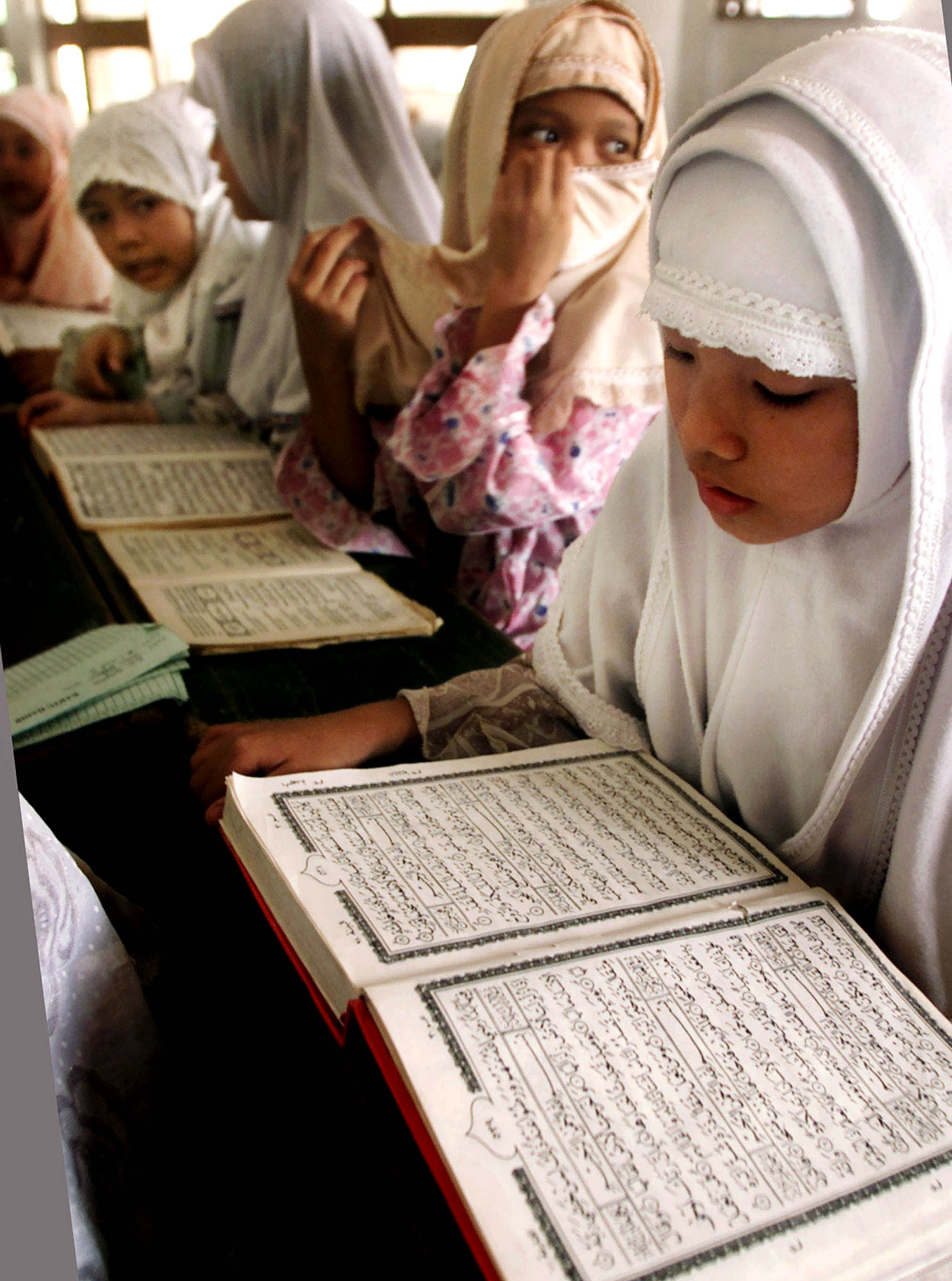 Ινδονησία: Μαθήτρια που έπεσε θύμα βιασμού απεβλήθη από το σχολείο