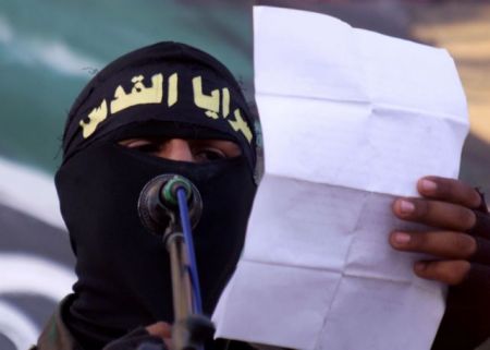 Νέο βίντεο της ISIS με απειλές κατά της Δύσης και εκτελέσεις κρατουμένων