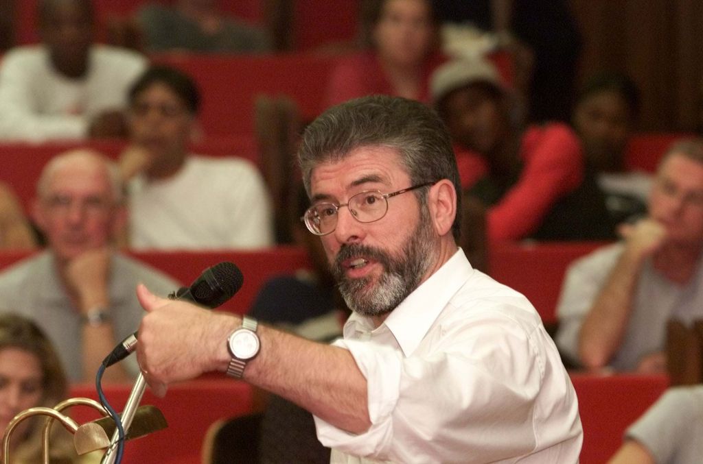 Ελεύθερος ο ηγέτης του Σιν Φέιν, Τζέρι Άνταμς