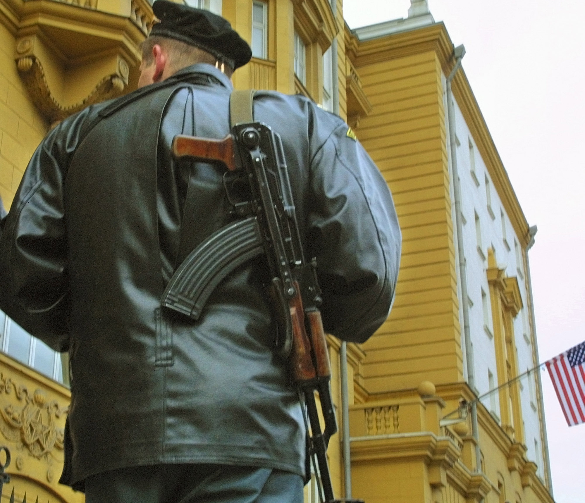 Καλάσνικοφ: Λυπούμαστε που οι αμερικάνοι δε θα αγοράζουν όπλα μας