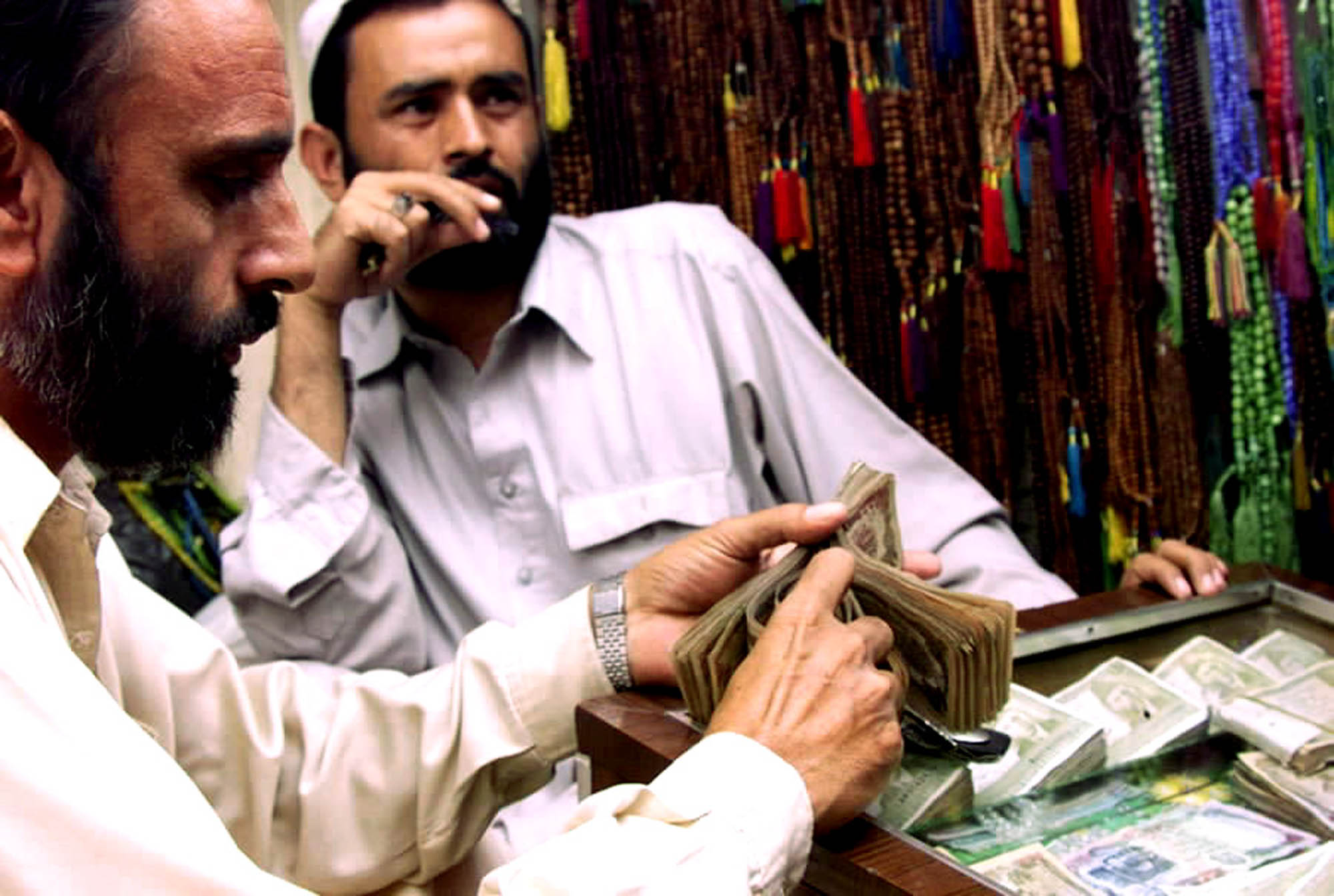 Αφγανιστάν: Αρχίζει νέα έρευνα για το σκάνδαλο της Kabul Bank