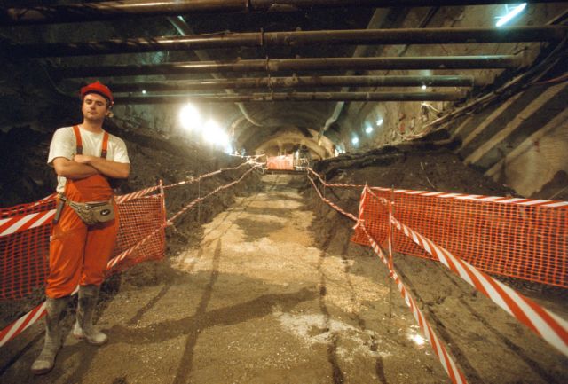 Δανειακή σύμβαση μισό δισ. ευρώ για συγκοινωνιακά έργα