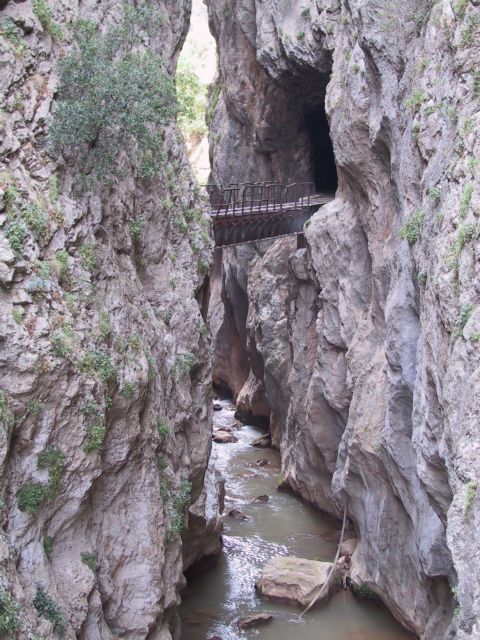 Νεκρός ο 9χρονος που αγνοείτο στο φαράγγι του Βουραϊκού