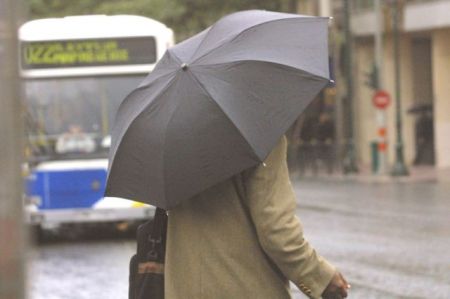 Πτώση θερμοκρασίας, καταιγίδες και χιόνια στα ορεινά