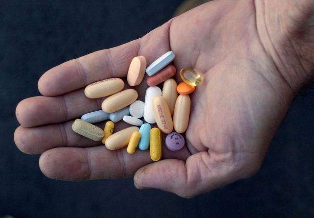 Χωρίς φάρμακα για οροθετικούς κινδυνεύει να μείνει το ΑΧΕΠΑ