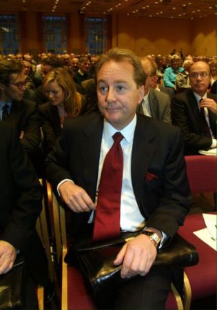 Ο κροίσος (πρώην) ψαράς θα… ψαρεύει τις πλαστικές σακούλες