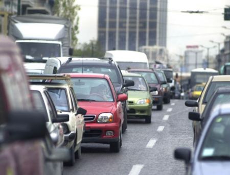 Κυκλοφοριακό χάος σε Αθήνα και Πειραιά – Ποιοι δρόμοι έχουν «μπλοκάρει»