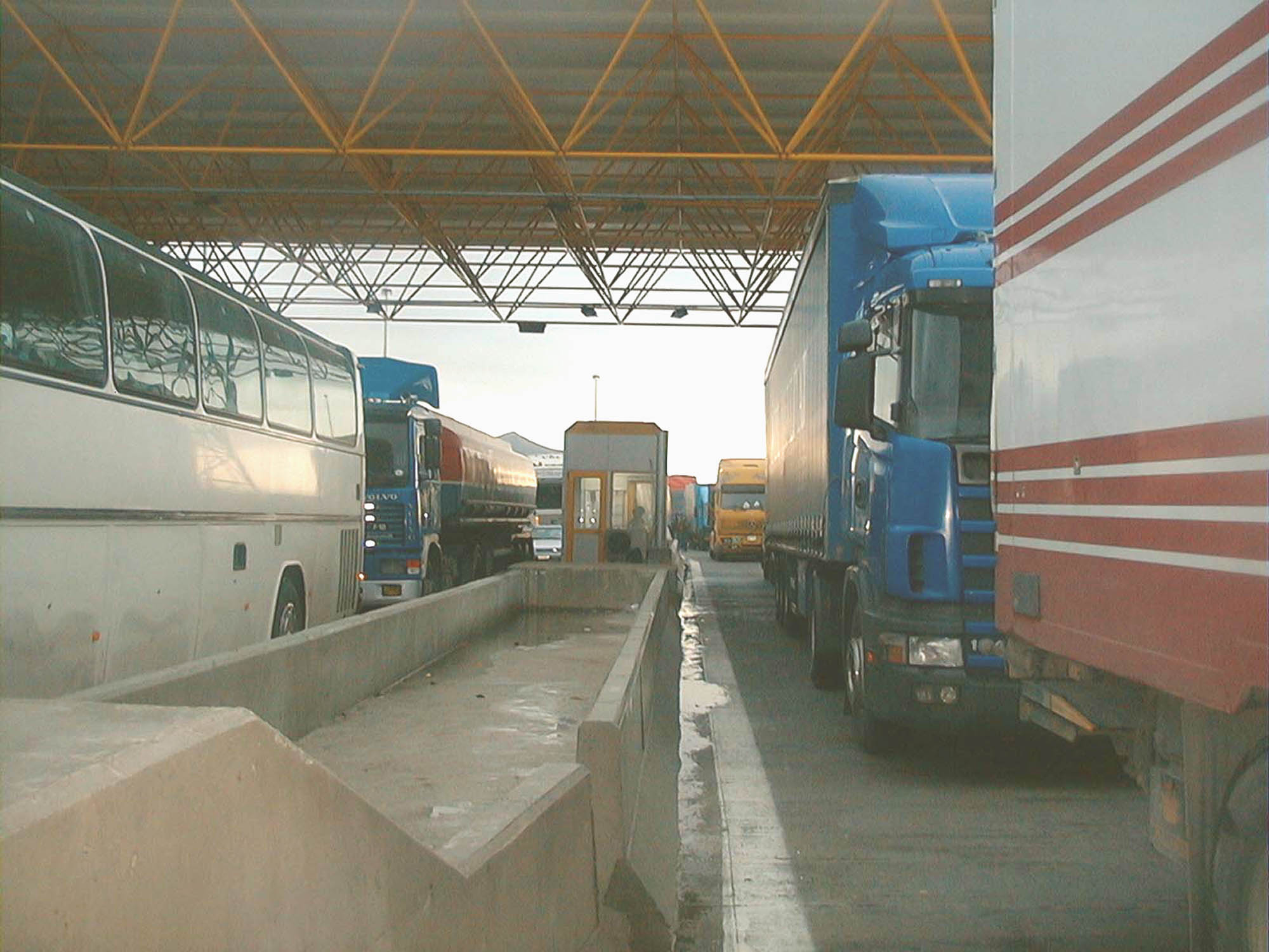 Υποχρεωτικά διόδια για βαρέα οχήματα βάζει ο Χρ. Σπίρτζης