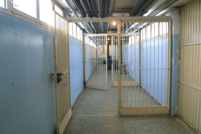 Prison inmates across Greece continue hunger strike for 9th day