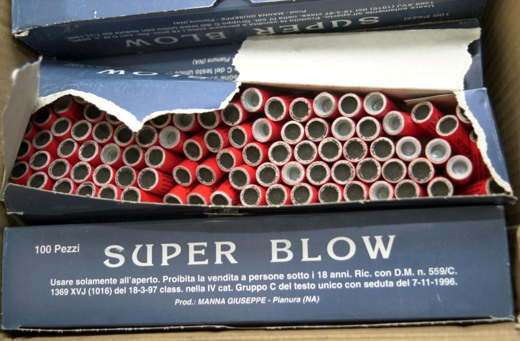 Πάτρα: Συνελήφθη 52χρονη για κατοχή κροτίδων