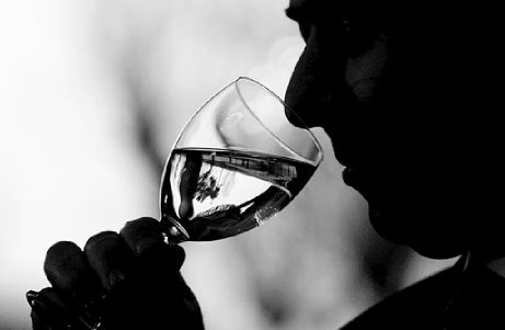 Αλκοόλ κάτω από το θρανίο