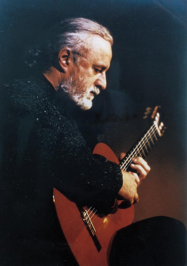 Οι μουσικές… καταπακτές του Νότη Μαυρουδή