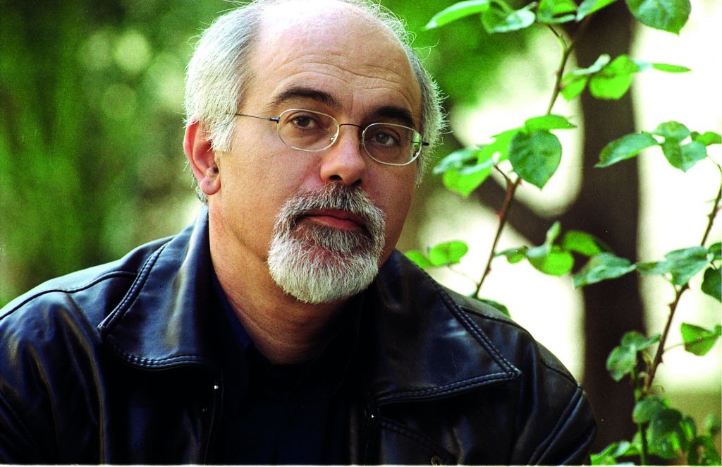 12 ερωτήσεις στον Πέτρο Δαμιανό