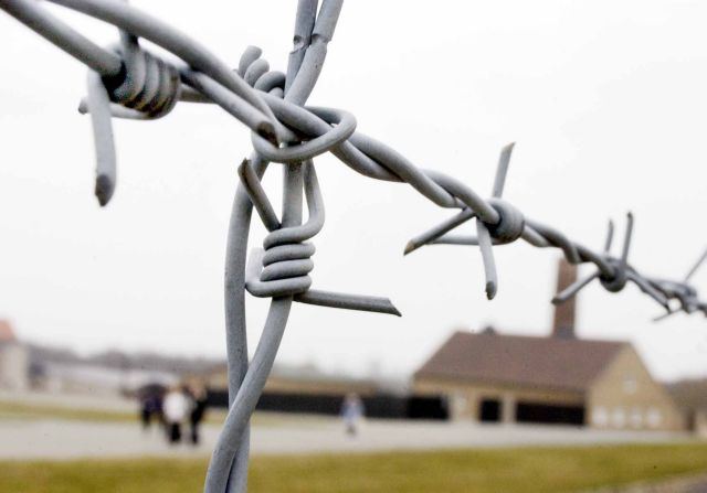 Γερμανία: Φιλοξενεί πρόσφυγες σε ναζιστικό στρατόπεδο συγκέντρωσης