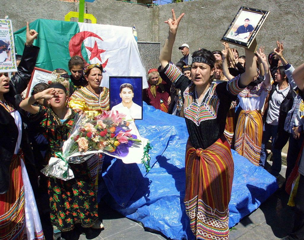 Αίρει την κατάσταση εκτάκτου ανάγκης μετά από 19 χρόνια