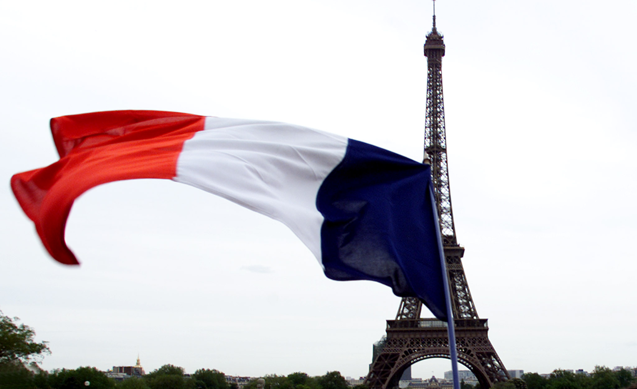 Γερμανοί εξαγωγείς: Η Γαλλία μπορεί να θέσει σε κίνδυνο το ευρώ