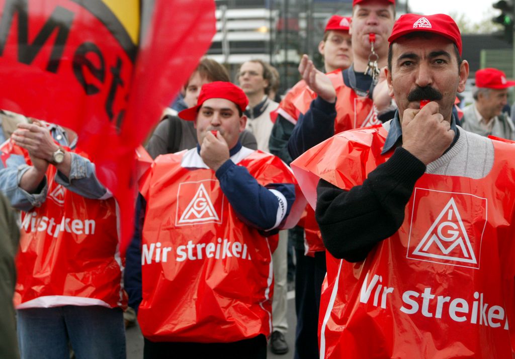 Γερμανία: Αυξήσεις 3,4% των μισθών στη μεταλλουργία