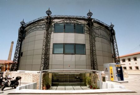 Φυλλάδιο από τον Αθήνα 9.84 με χρηστικές πληροφορίες για τους πρόσφυγες