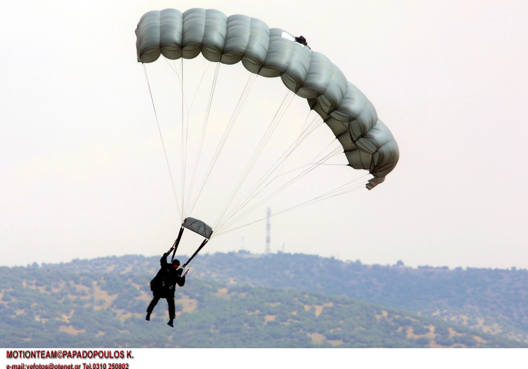 Αλεξιπτωτιστής επέζησε από πτώση 1500 μέτρων στο Περού