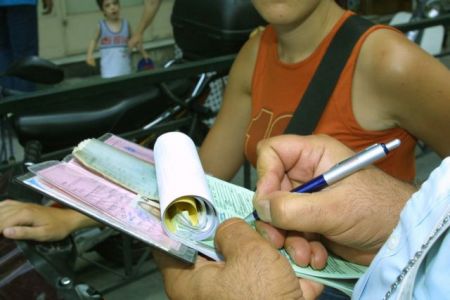 Επιστροφή διπλωμάτων, αδειών και πινακίδων κυκλοφορίας για τις εκλογές