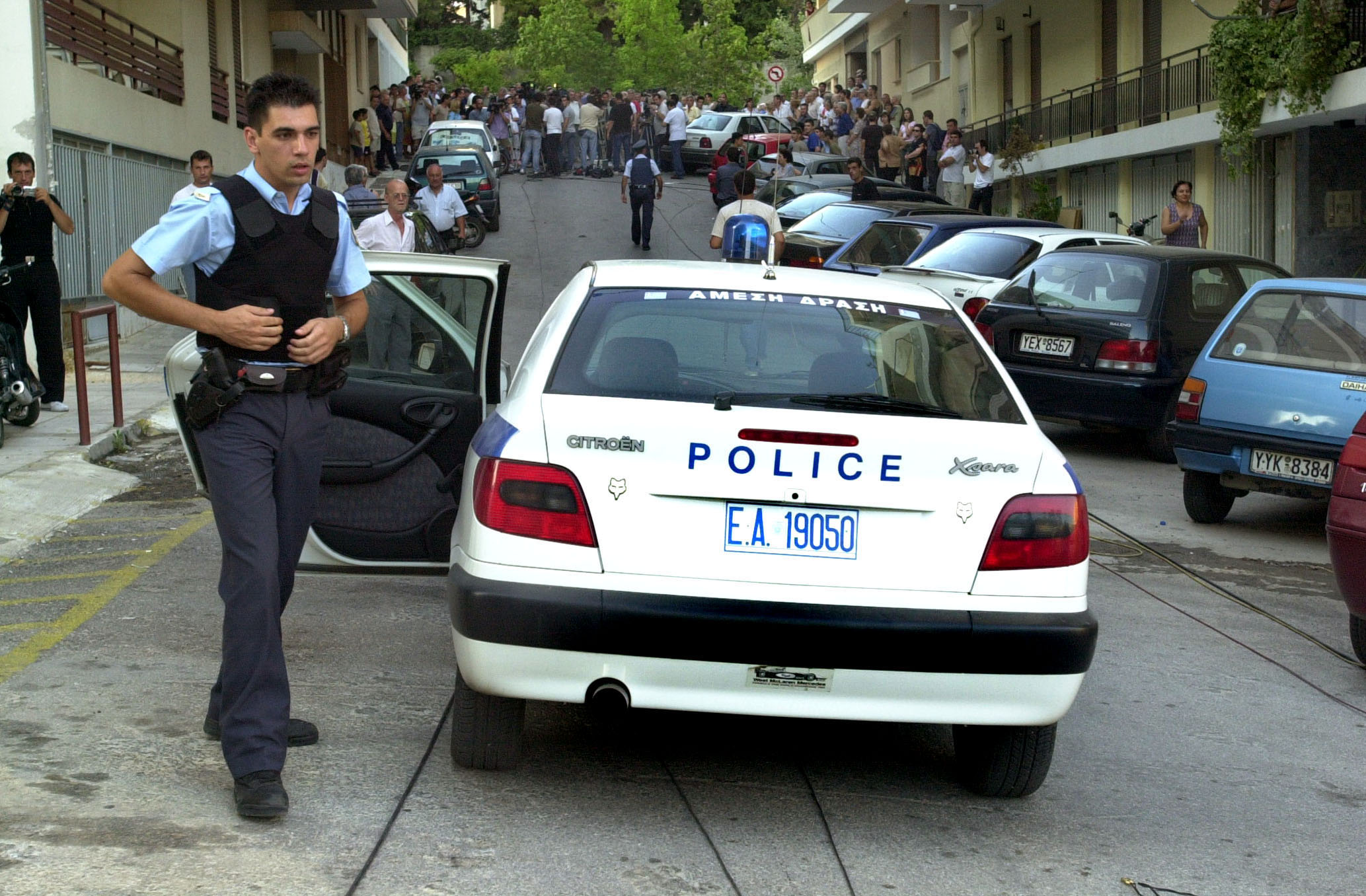 Αντιεξουσιαστές προσπάθησαν να «απελευθερώσουν» συλληφθέντα για κλοπή τσάντας στο κέντρο της Αθήνας