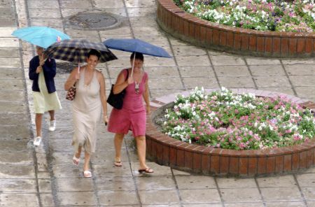 Σποραδικές Βροχές και καταιγίδες στα ηπειρωτικά