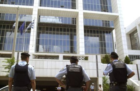 Αστυνομικοί με μισθό αρχηγού