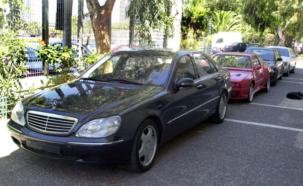 Νέα φορο-εισπρακτικά μέτρα και μειώσεις μισθών και συντάξεων 6,4 δισ. ευρώ