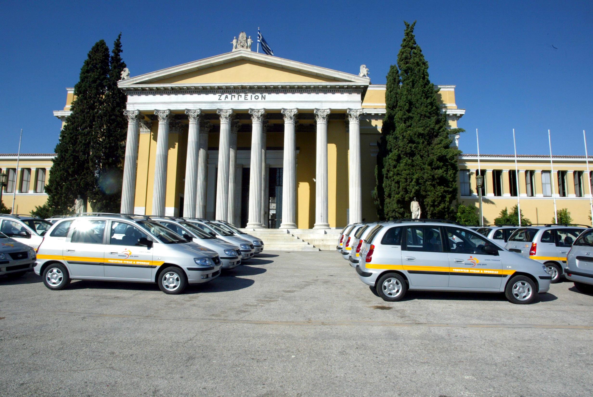 Η φτωχοποίηση σπάει και ξανασπάει τον ασφαλιστικό κουμπαρά