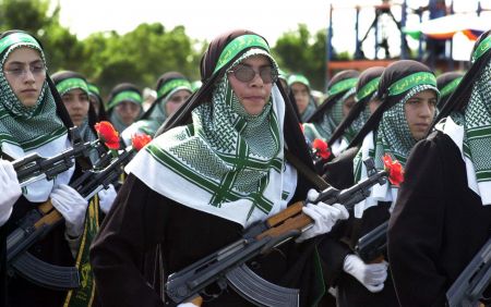 Ιράν: Γυναίκες στα όπλα για τον φόβο των τζιχαντιστών (βίντεο)