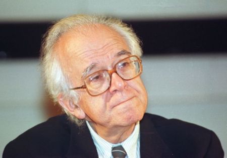 Πέθανε ο Χαράλαμπος Μπούρας