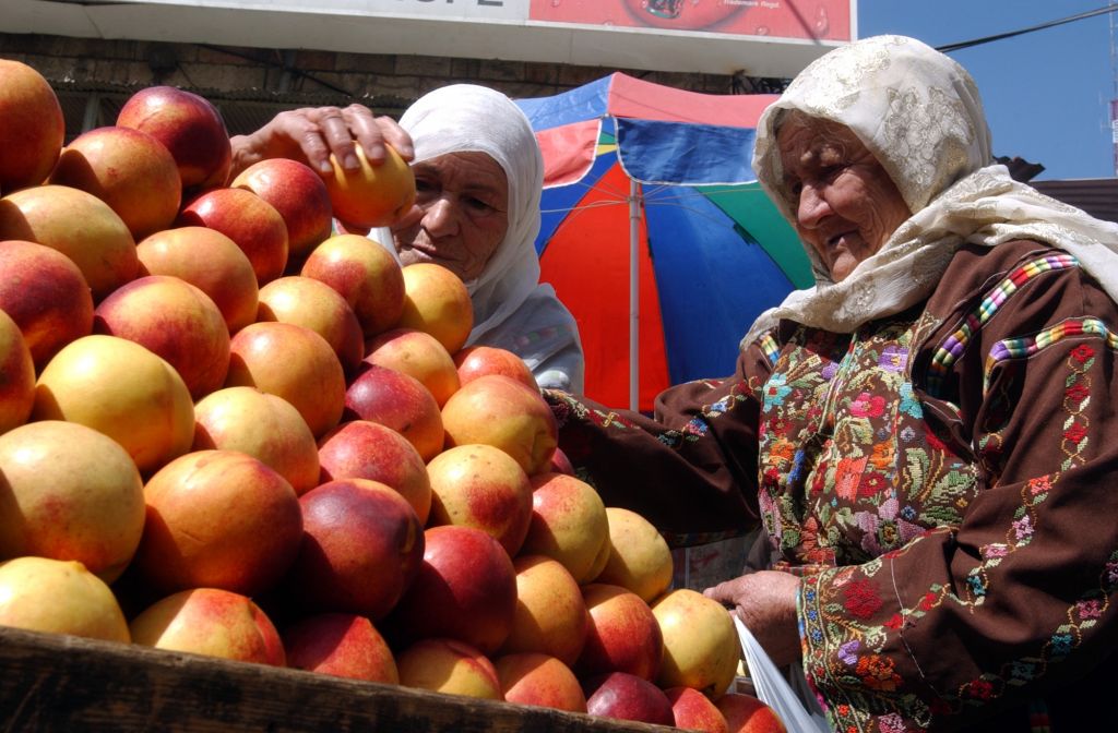 Δέσμευση 5 τόνων μήλων και αχλαδιών αγνώστου προελεύσεως