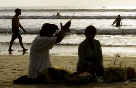 Μπίζνες με σορτσάκι και σανδάλια