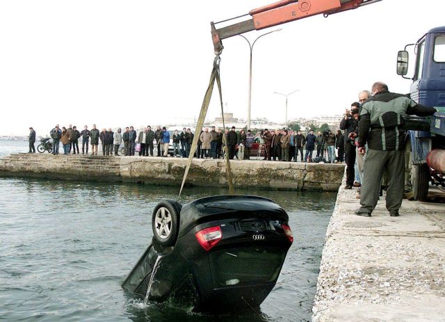 Πτώση οχήματος στη θάλασσα στη Λέρο