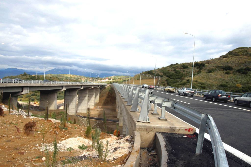 ΕΤΕπ: Υπογραφή συμφωνίας €815 εκατ. για έργα στην Ελλάδα