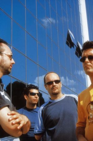 Υπόγεια Ρεύματα: Τίποτα δεν μπορεί να γίνει καλύτερο μέσα στον πανικό