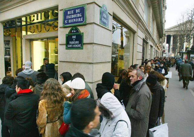 Ξηλώνουν τα «σήματα» οι φίρμες πολυτελείας