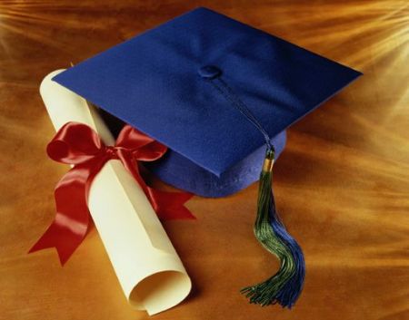 Το ΙΚΥ απαντά για τις υποτροφίες και την αριστεία