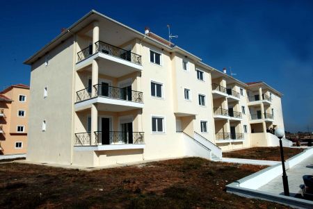 Αρχές 2017 η οριστική παραχώρηση 11.500 εργατικών κατοικιών