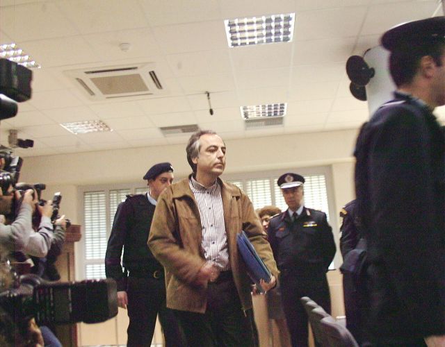 Με ποιον έκοβε βόλτες στις ακριβές συνοικίες ο Κουφοντίνας