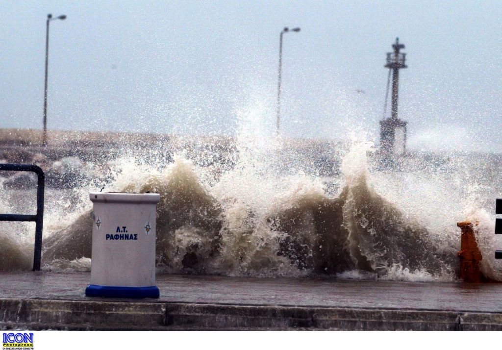 Απαγόρευση απόπλου από τα λιμάνια Ραφήνας και Λαυρίου