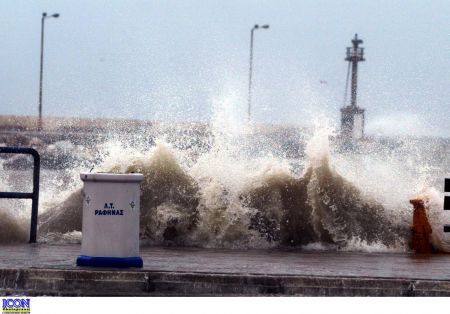 Απαγόρευση απόπλου από τα λιμάνια Ραφήνας και Λαυρίου