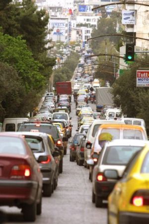 Ξεκινά το «κυνήγι» των ανασφάλιστων IX