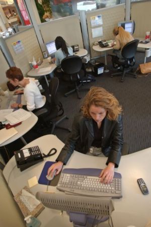 Κατά 27% μειώθηκαν οι μσθοί από τον Ιούνιο του 2010