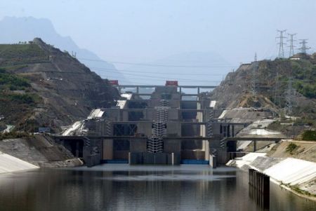 Υπερχείλισε ποταμός στην Κίνα