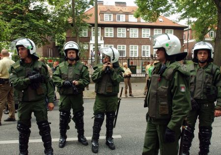 Γερμανία: Αστυνομικοί μετέτρεψαν άσκηση εξομοίωσης σε αληθινή μάχη