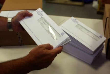 Με ταχείς ρυθμούς οι επιστροφές φόρου