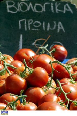 Η φθήνια «τρώει» και τα βιολογικά