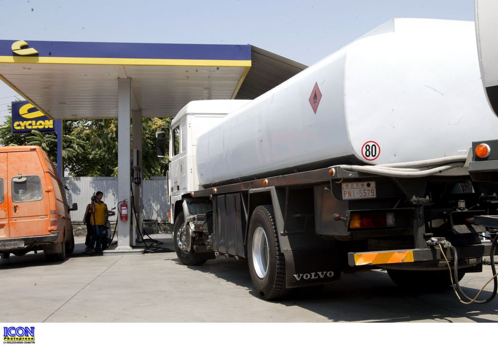 Γέρακας: Συνελήφθη 50χρονος που έκλεβε πετρέλαιο από βυτιοφόρα